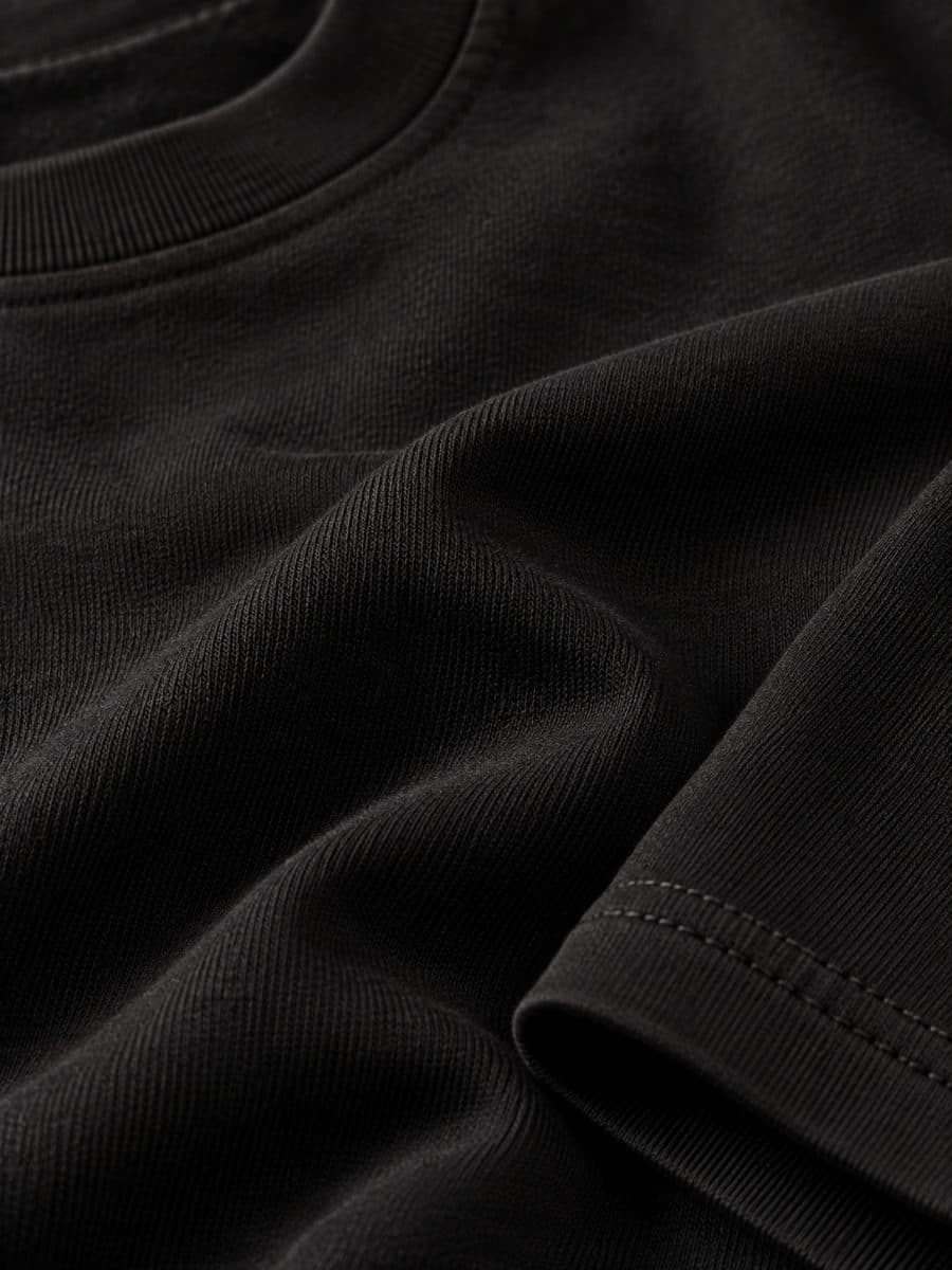 Oversized T-Shirt in black — view 4