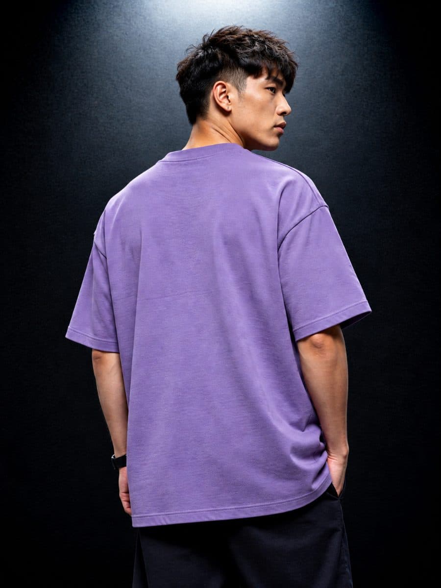 Signature Men Oversized Fit in black in lavender — view 3