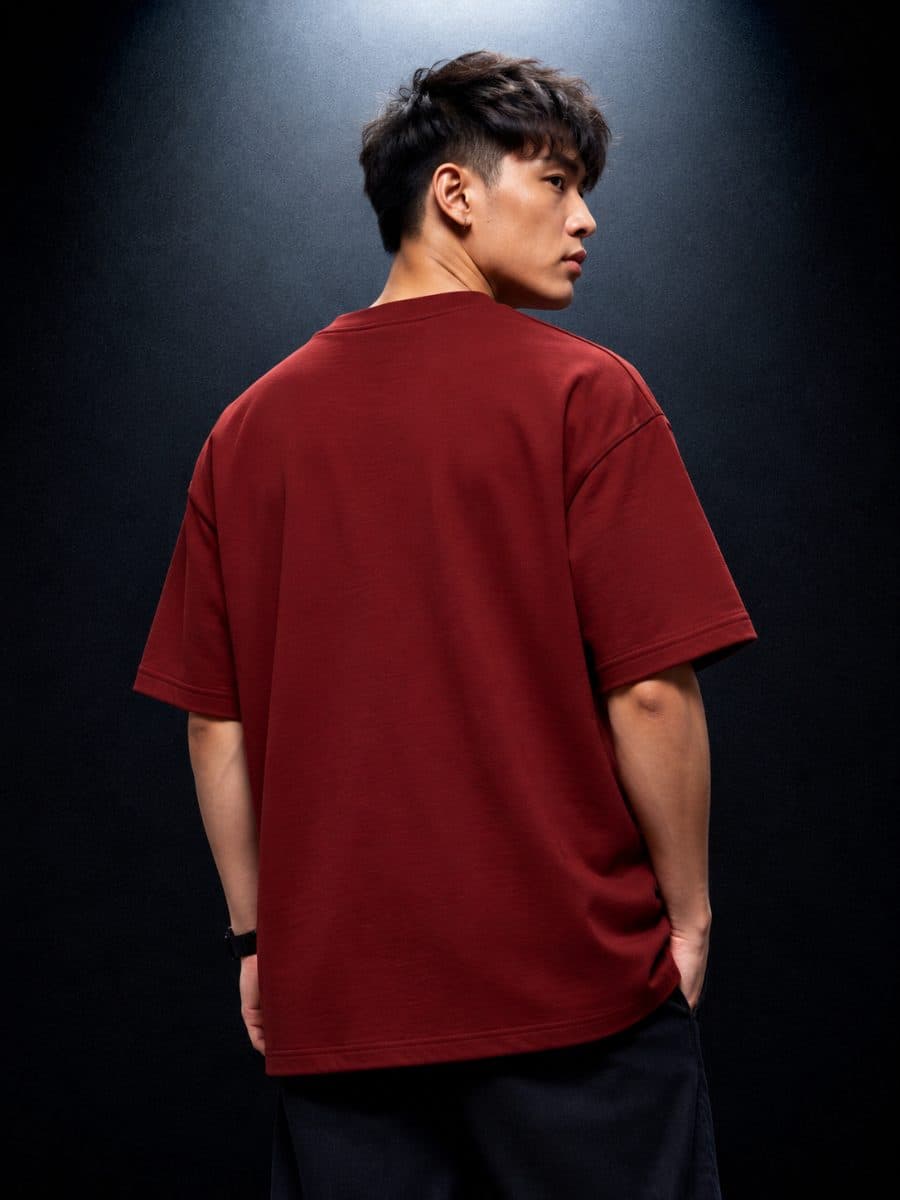 Signature Men Oversized Fit in black in maroon — view 3