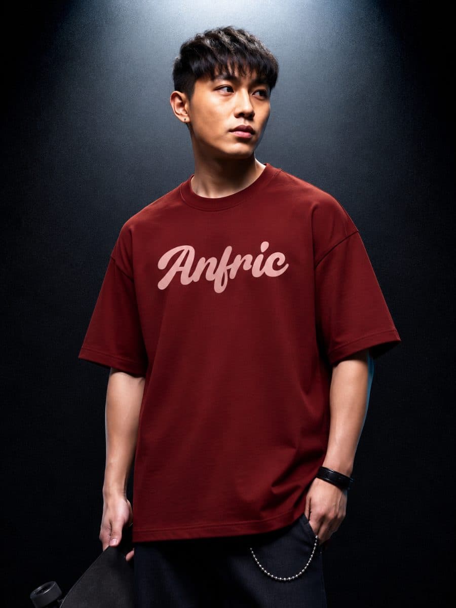 Signature Men Oversized Fit in black in maroon