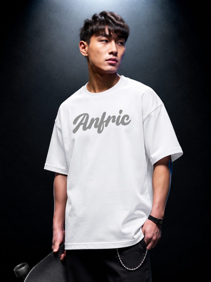 Signature Men Oversized Fit in black in white
